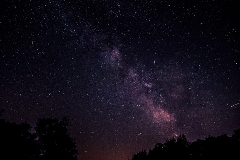 Poema original: El anciano que habla con fantasmas