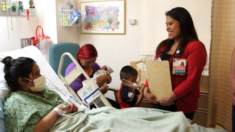 La importancia de hablar español en el campo de la medicina