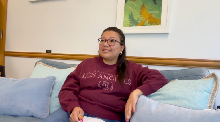 Entrevista con la señora Martinez, la asistente del señor Barsky